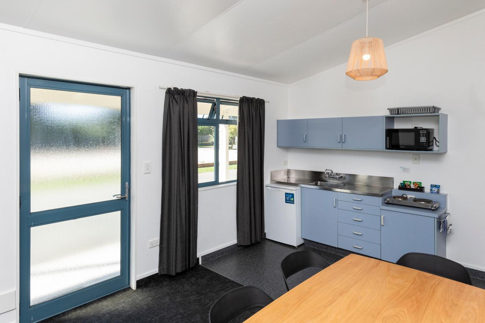 Waikanae Beach Top 10 Holiday Park Gisborne Esterno foto