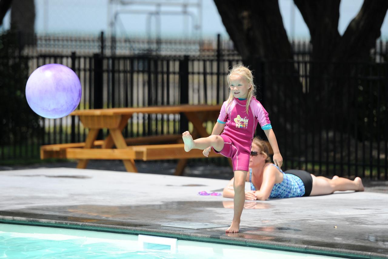 Waikanae Beach Top 10 Holiday Park Gisborne Esterno foto